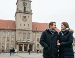 Rathaus Schöneberg im Bezirk Berlin Schöneberg Das Rathaus Schöneberg am John-F.-Kennedy-Platz im Bezirk der Praxis für Paartherapie